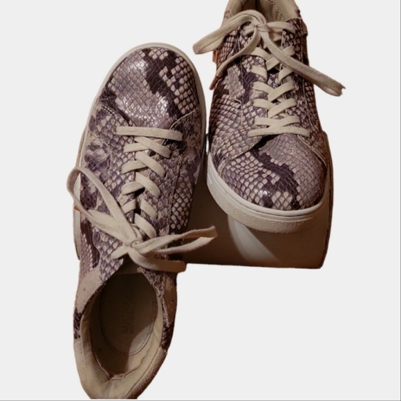Michael Kors Keating Snake Print Lace-Up Platform Sneakers Size 7 - Picture 3 of 8
